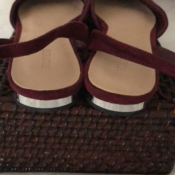 F21 7 Burgundy Faux Suede Pointy Toe Sling Back Flats - Picture 4 of 10